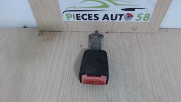Attache ceinture avant gauche