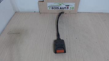 Attache ceinture avant gauche