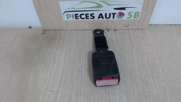 Attache ceinture avant gauche