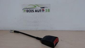 Attache ceinture avant droit