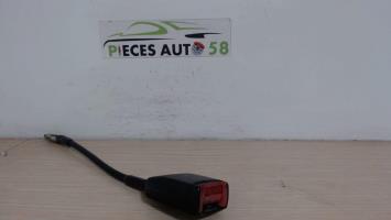 Attache ceinture avant gauche