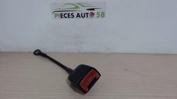 Attache ceinture avant gauche