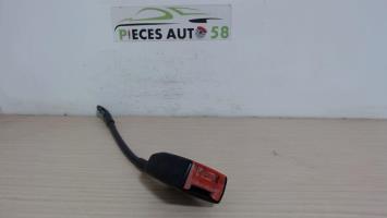 Attache ceinture avant droit