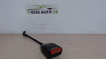 Attache ceinture avant gauche