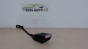 Attache ceinture avant droit