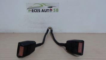 Attache ceinture avant gauche