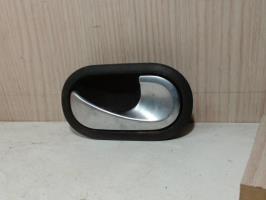 Poignee interieur avant droit