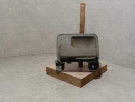 Poignee porte avant gauche