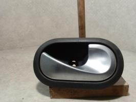 Poignee interieur avant droit