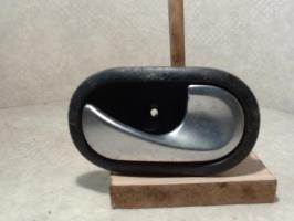 Poignee interieur avant droit