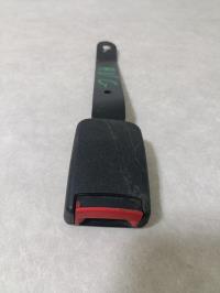 Attache ceinture avant gauche