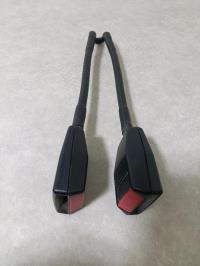 Attache ceinture avant gauche
