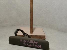 Poignee porte avant droit
