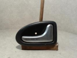 Poignee interieur avant droit