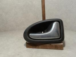 Poignee interieur avant droit