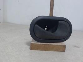 Poignee interieur avant droit
