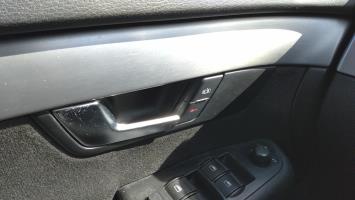 Poignee interieur avant gauche