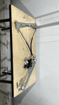 Leve vitre electrique avant droit