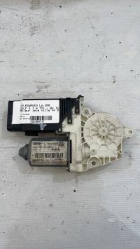 Moteur leve vitre avant droit
