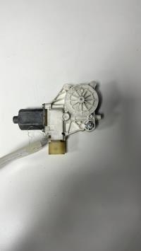 Moteur leve vitre avant gauche