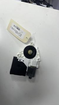 Moteur leve vitre avant droit