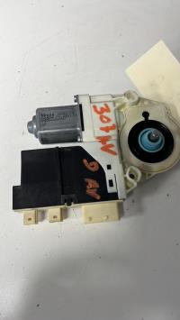 Moteur leve vitre avant droit
