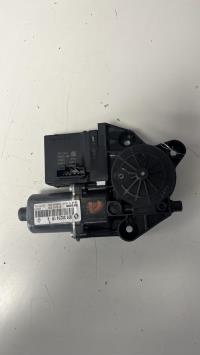 Moteur leve vitre avant droit