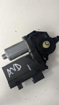 Moteur leve vitre avant droit