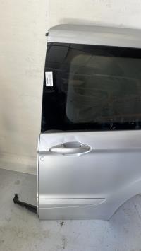 Porte laterale gauche