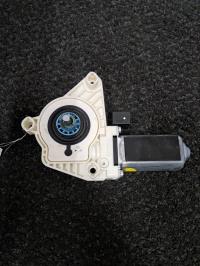 Moteur leve vitre avant droit