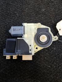 Moteur leve vitre avant droit