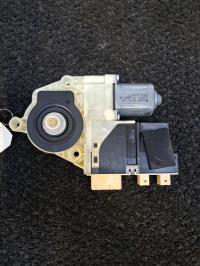Moteur leve vitre avant gauche