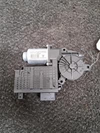 Moteur leve vitre avant gauche