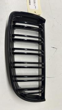 Grille de calandre gauche
