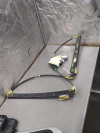 Leve vitre electrique avant droit
