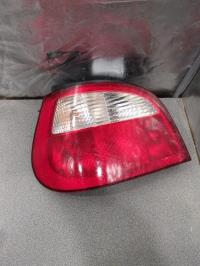 Fanale posteriore principale sinistro (luci)