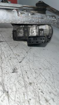 Moteur essuie glace avant