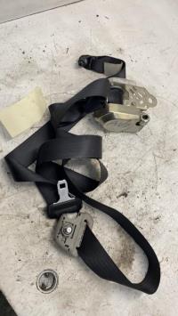 Ceinture avant droit