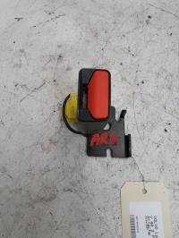 Attache ceinture arriere droit