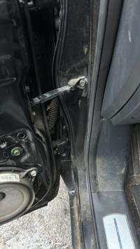 Arret de porte avant gauche