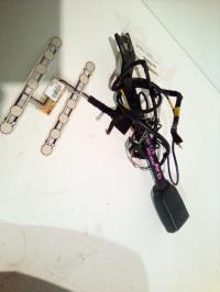 Attache ceinture avant droit
