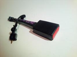 Attache ceinture avant droit