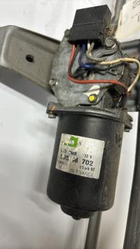 Moteur essuie glace avant