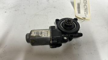 Moteur leve vitre avant droit