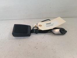 Attache ceinture avant droit