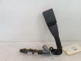 Attache ceinture avant droit