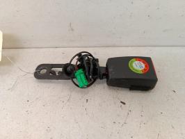 Attache ceinture avant gauche