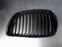 Grille de calandre gauche