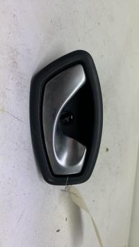 Poignee porte avant droit