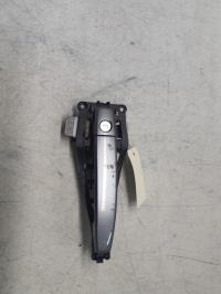 Poignee porte avant gauche
